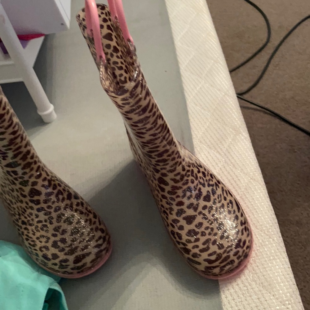 Barely worn girls rain boots